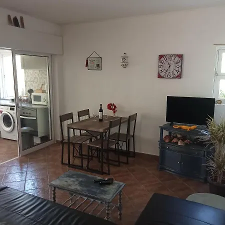 250 Meters From Vale Centeanes, Carvoeiro Apartment