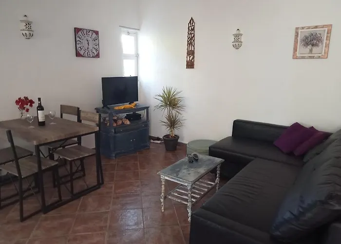 Appartement 250 Meters From Vale Centeanes,