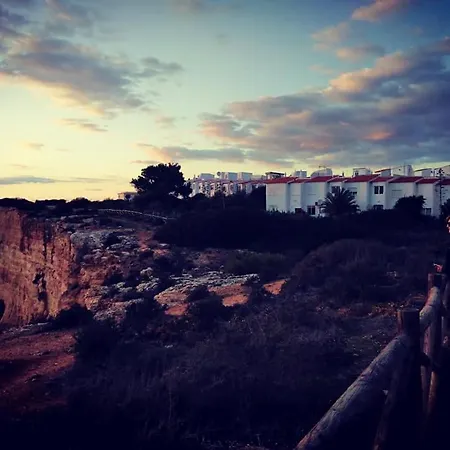 250 Meters From Vale Centeanes, Apartman