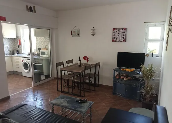 250 Meters From Vale Centeanes, Apartamento